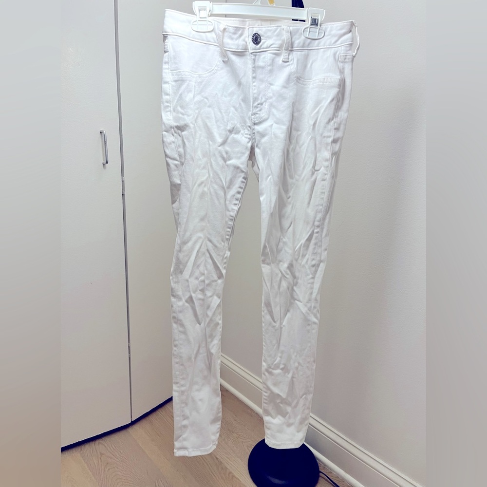 American eagle white skinny jeans